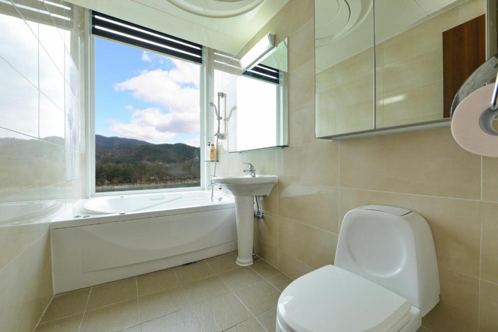 Moonlight Blue Pension Gapyeong Exterior foto